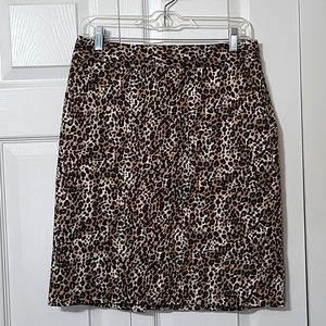 Willi Smith Animal Print Skirt, size 4, zipper on side, pockets on front, EUC